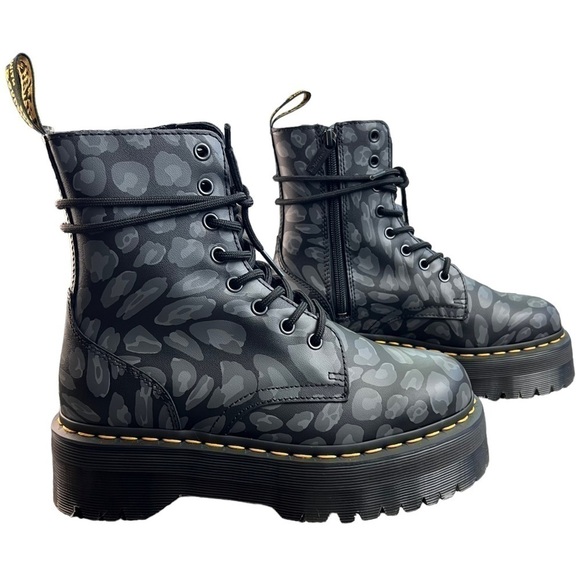 Dr. Martens Jadon Distorted Leopard Leather Platform Boots Size 7 Doc Marten